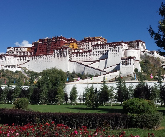 Sightseeing at Potala Palace: Drive to Shigatse (3900m/12795ft) 280km, 4hrs 