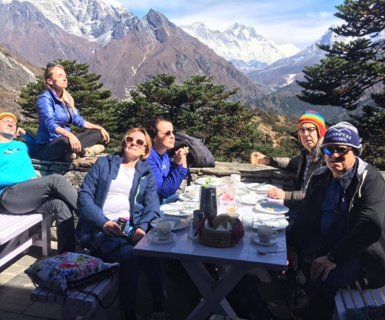 Everest Breakfast Tour in Helicopter: approx. 3.5 hrs: Rickshaw ride at Old Durbar area: 2 to 3 hours (B)