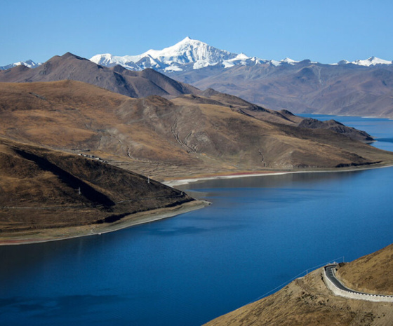 Tibetan Cooking Class and Linka (Picnic) at Yamdrok Lake