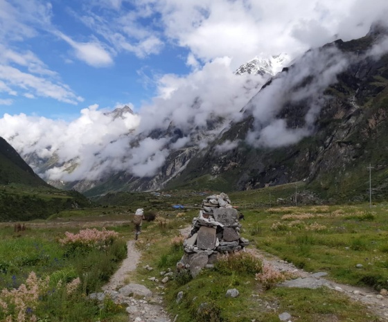 Trek Langtang- Kanjing Gomba (3,870m/12,697ft) approx. 7kms: 4 hrs walk (B, L, D) 