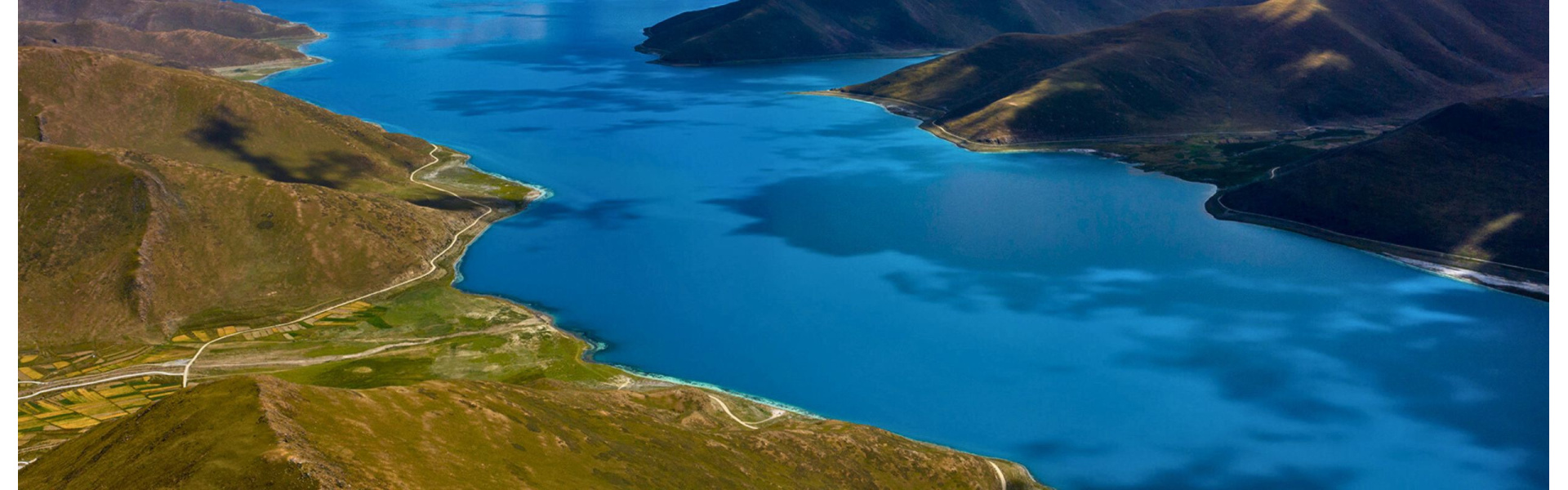 Yamdrok lake: Tibet family vacation  Banner